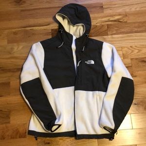 Women North Face Denali with hood